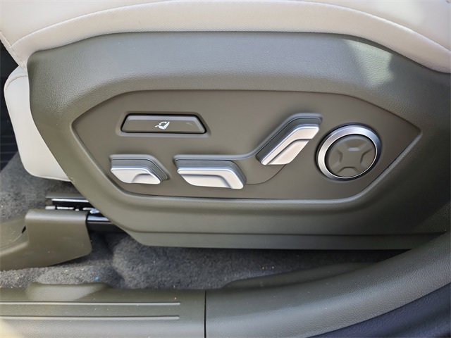 New 2025 Hyundai Santa Fe Calligraphy image 17