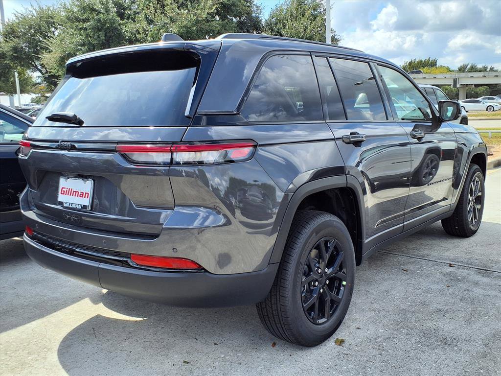 New 2025 Jeep Grand Cherokee Altitude image 17