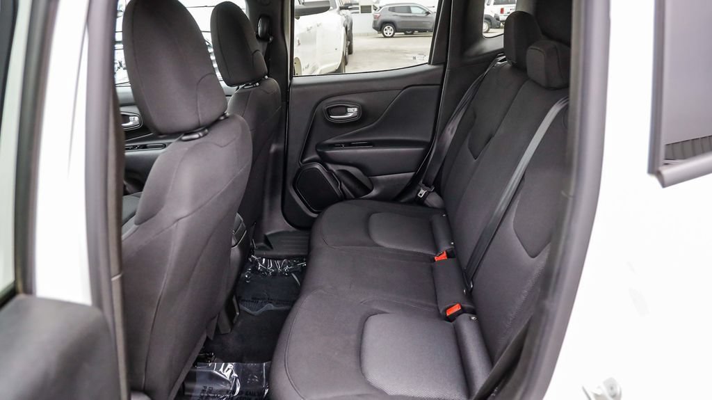 Used 2023 Jeep Renegade Latitude AWD/4WD image 22