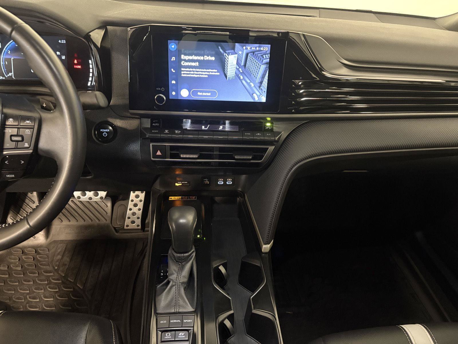 Used 2025 Toyota Camry SE FWD image 23