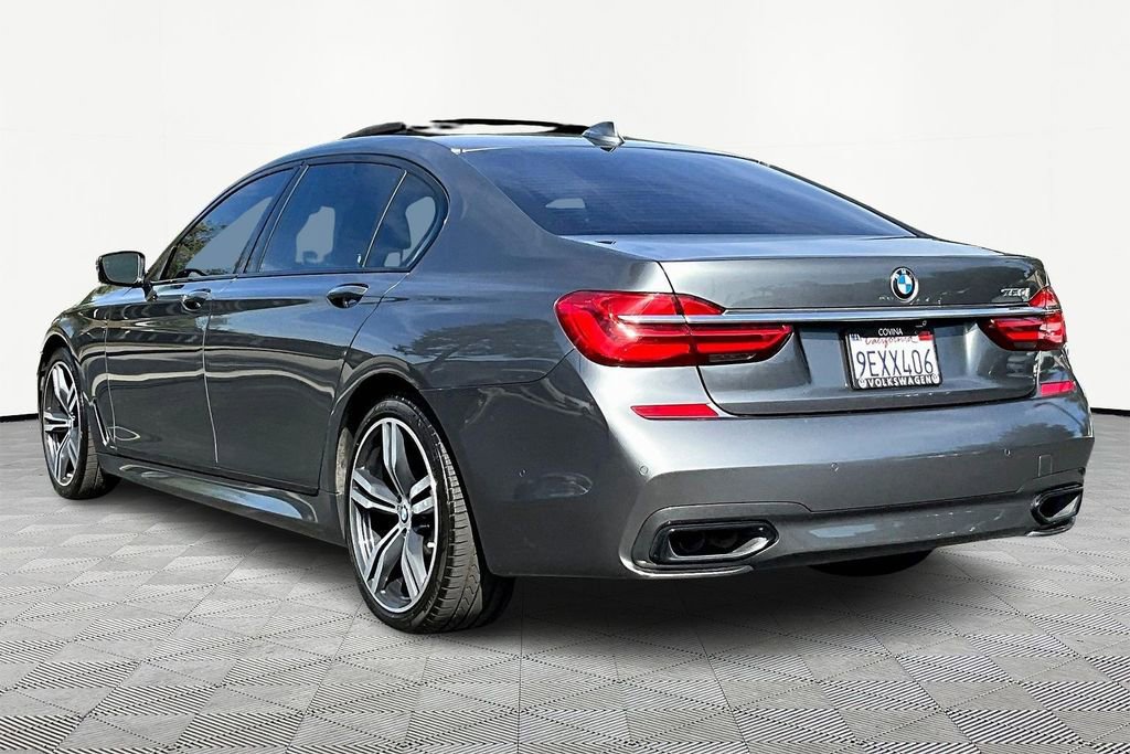 Used 2018 BMW 750i image 4