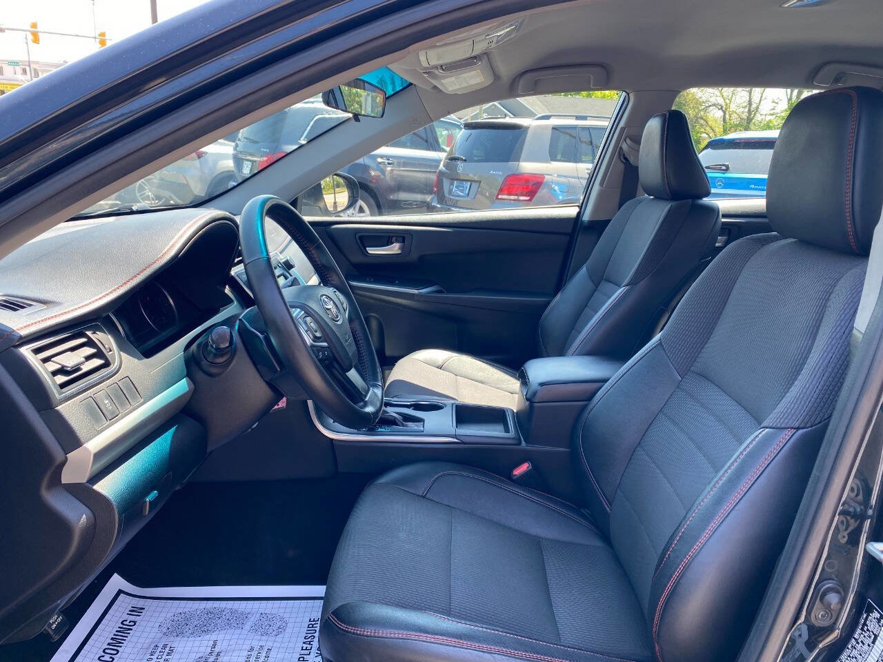 Used 2016 Toyota Camry SE FWD image 9