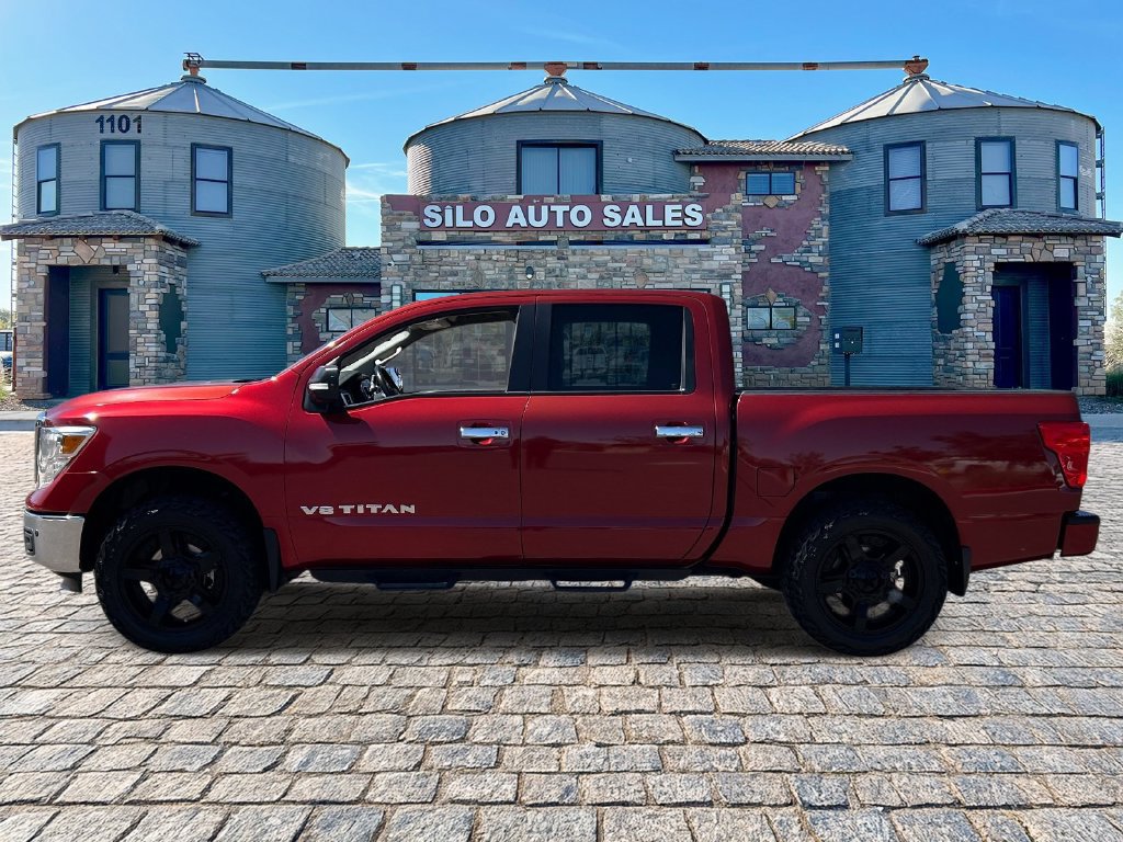 Used 2018 Nissan Titan SV w/ SV Convenience Package AWD/4WD image 2