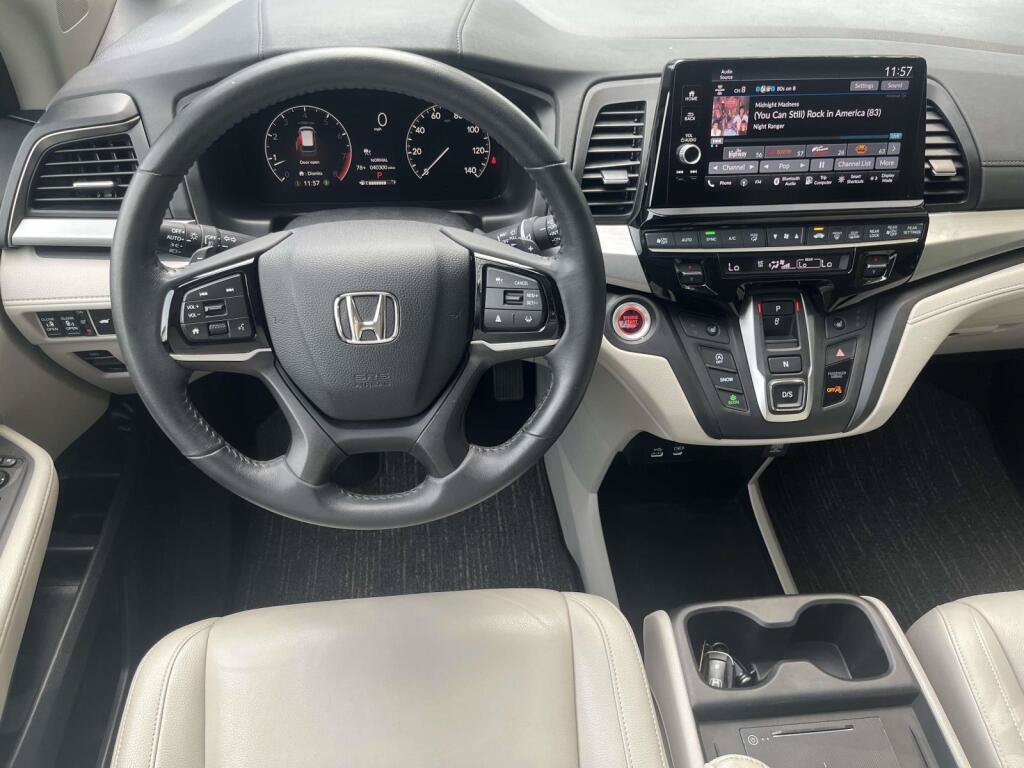 Used 2025 Honda Odyssey EX-L image 2