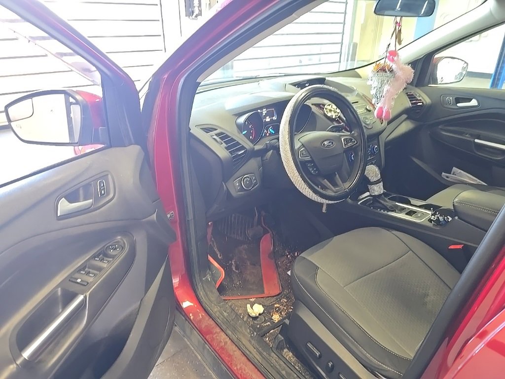 Certified 2017 Ford Escape SE image 6