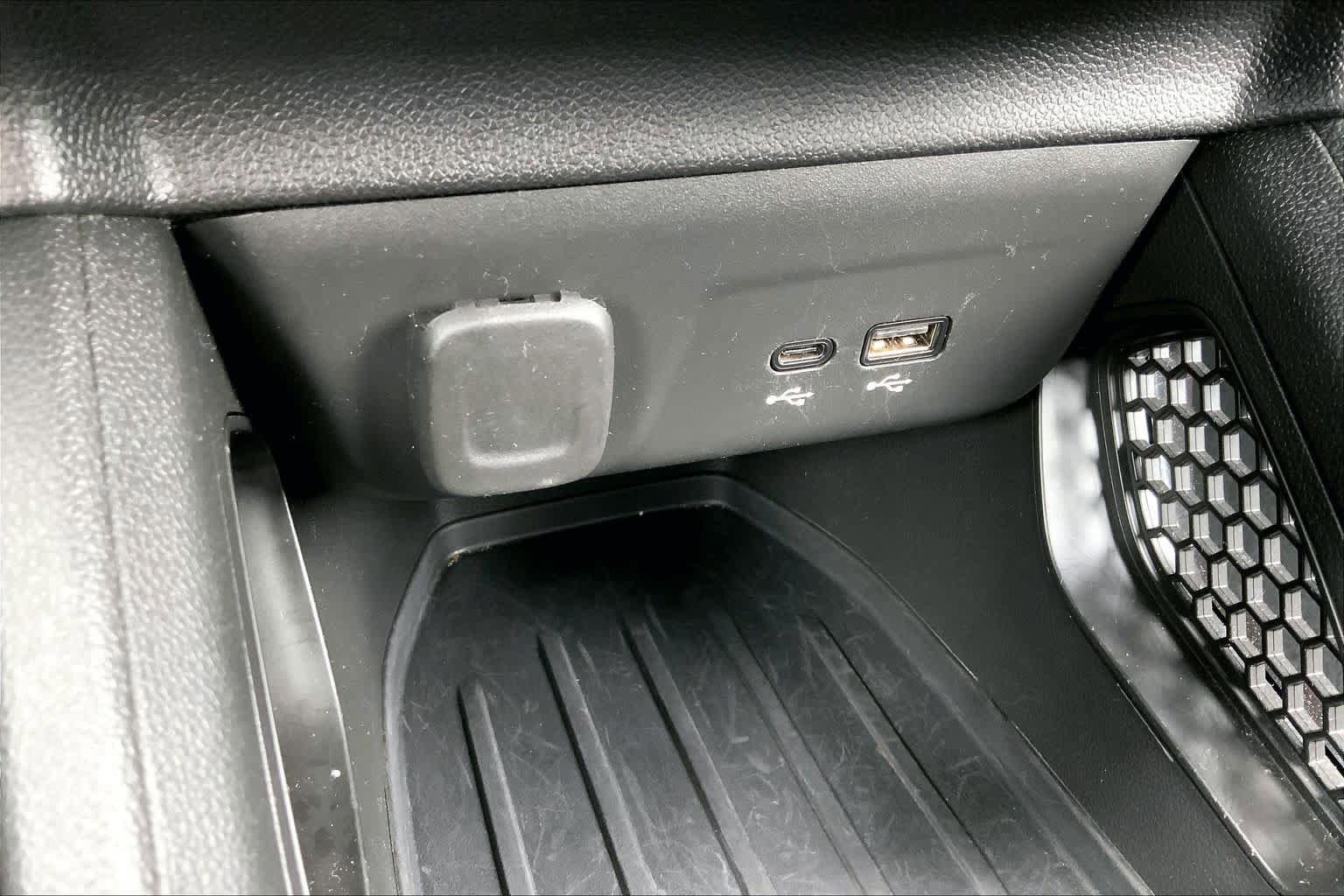 Used 2025 Chevrolet TrailBlazer LT AWD/4WD image 34