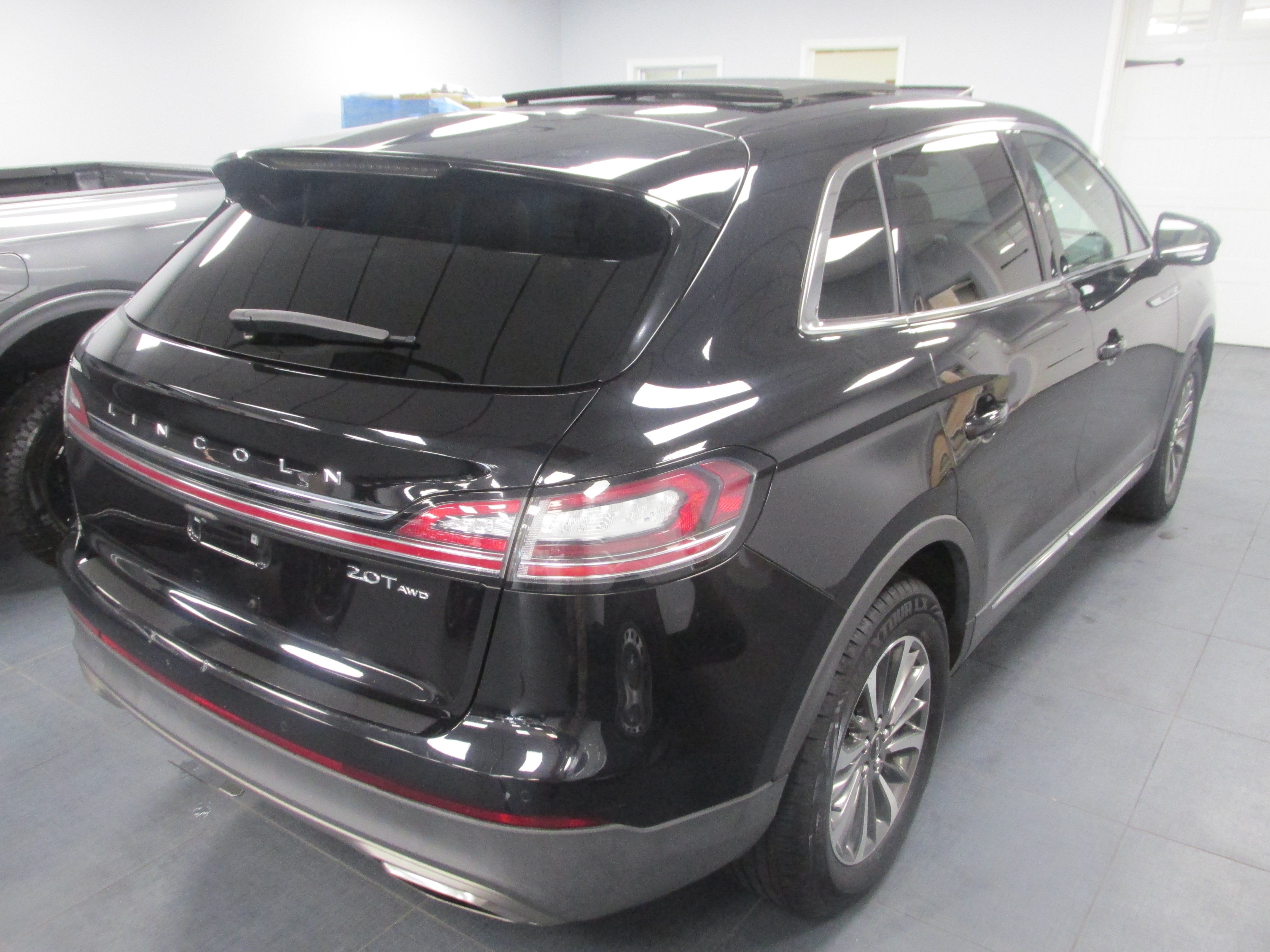 Used 2019 Lincoln Nautilus Select AWD/4WD image 5
