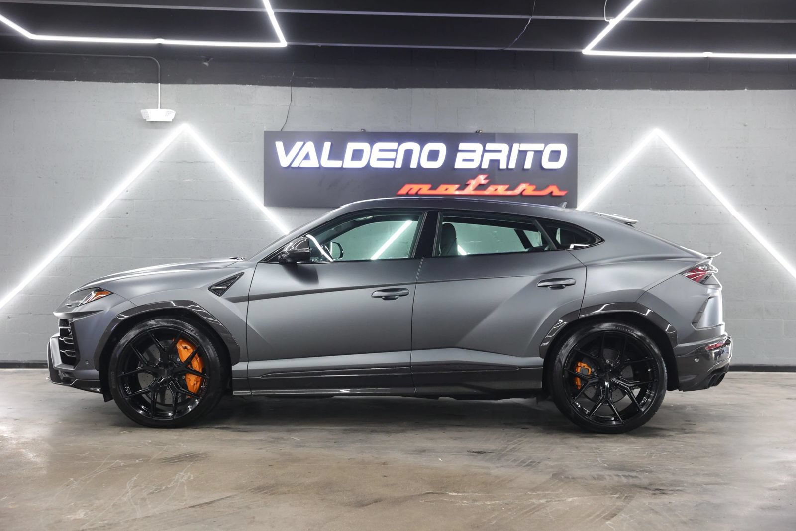 Used 2020 Lamborghini Urus AWD/4WD image 10