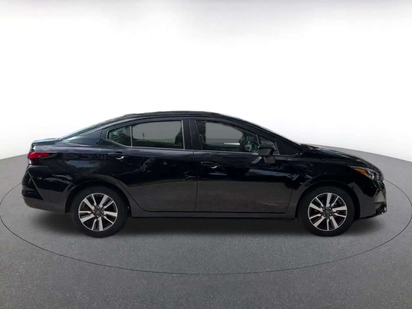 Used 2025 Nissan Versa SV FWD image 15