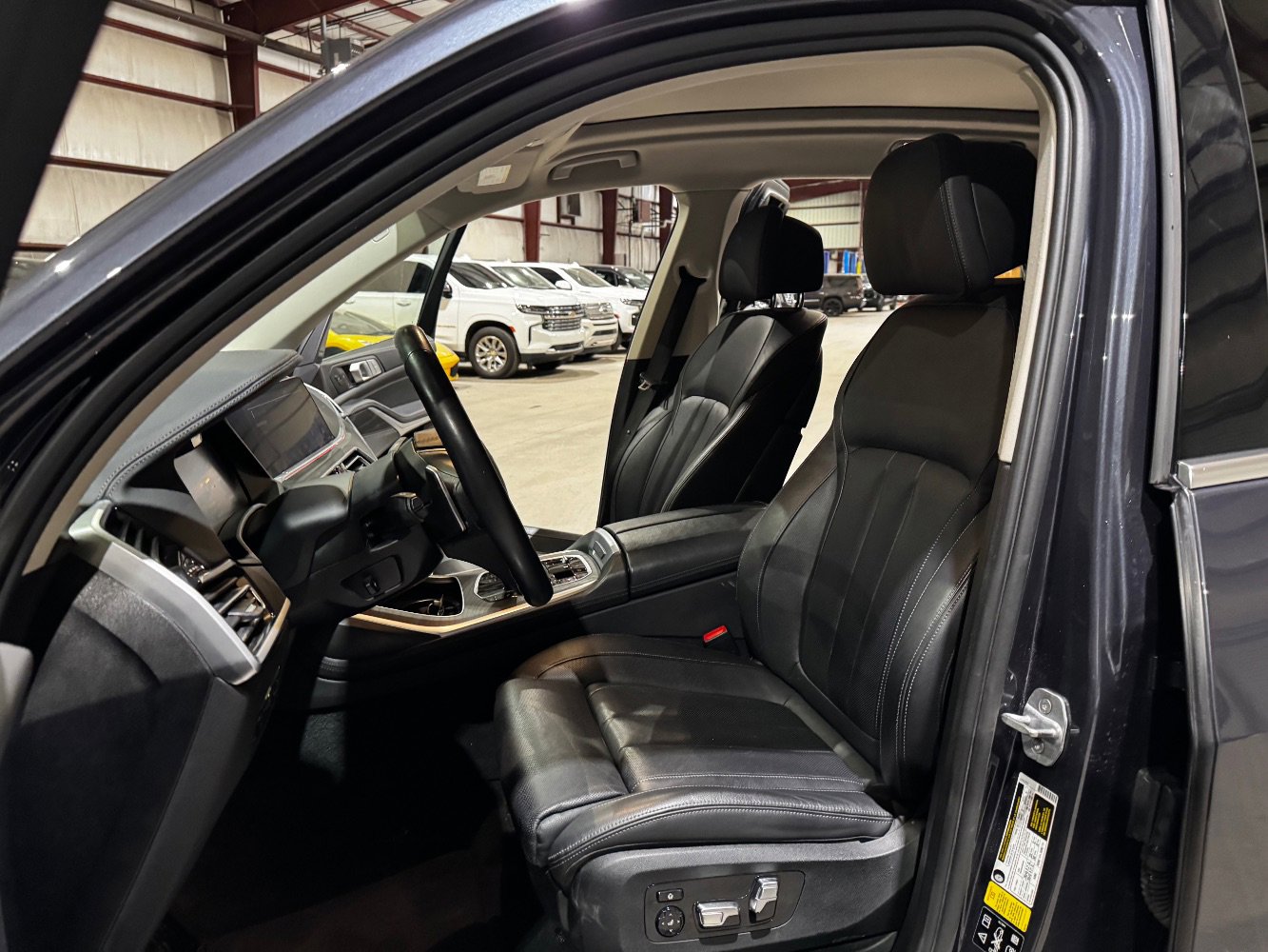 Used 2020 BMW X7 xDrive40i w/ Premium Package image 14