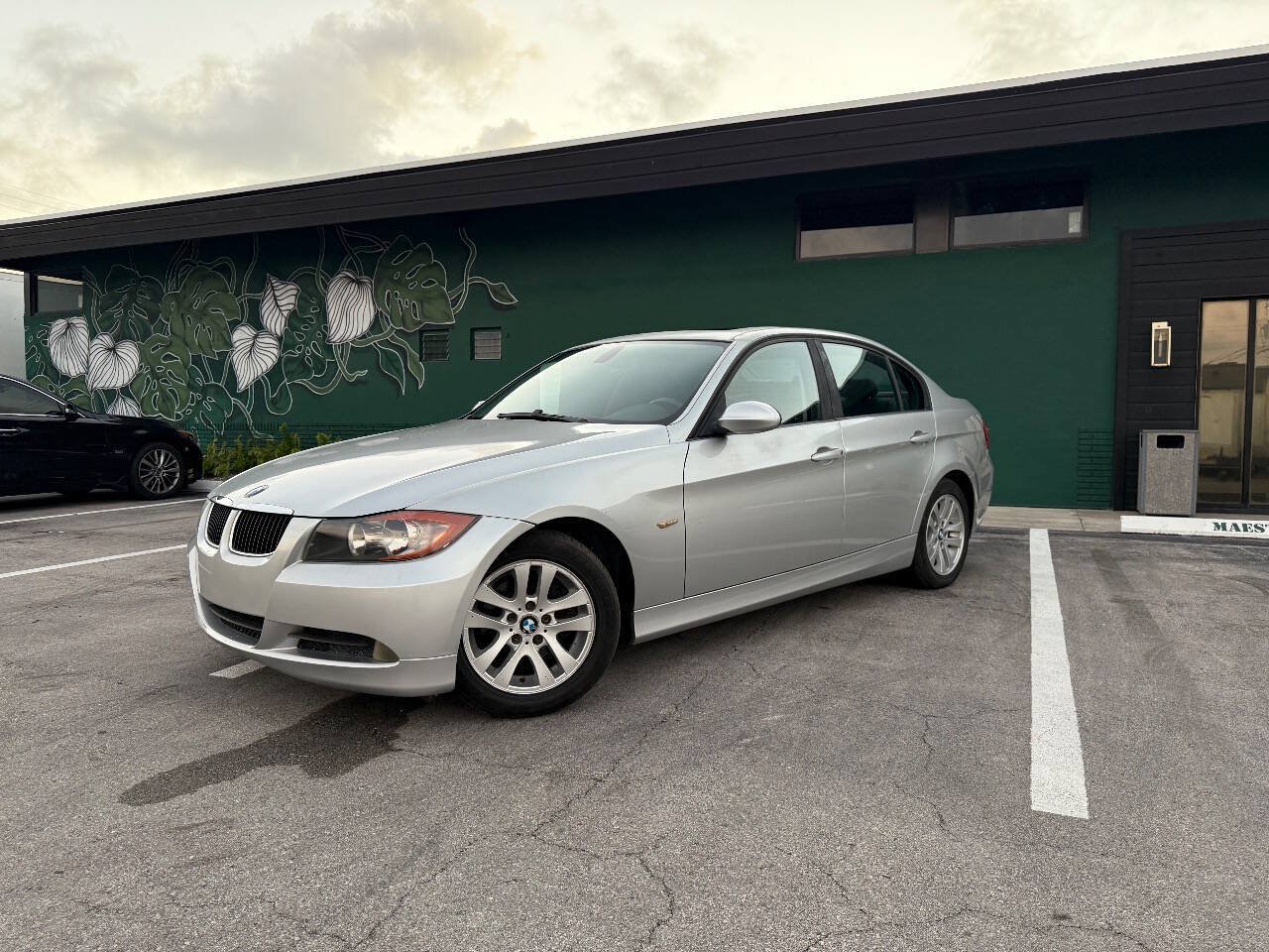 Used 2006 BMW 325i Sedan RWD image 2