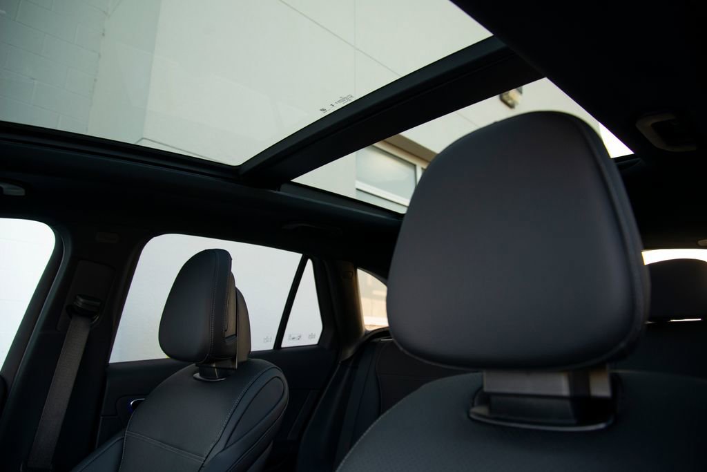 New 2026 Mercedes-Benz GLC 300 4MATIC image 12