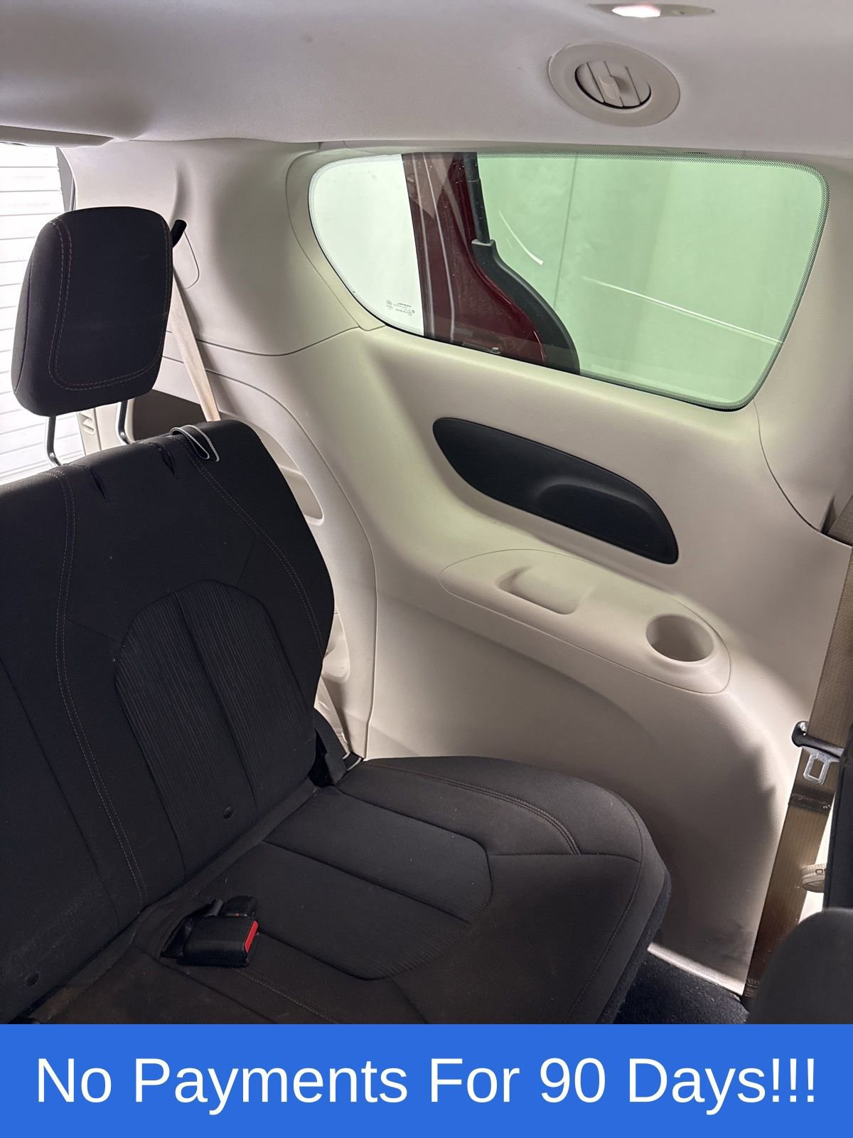 Used 2018 Chrysler Pacifica Touring Plus w/ Tire & Wheel Group image 32