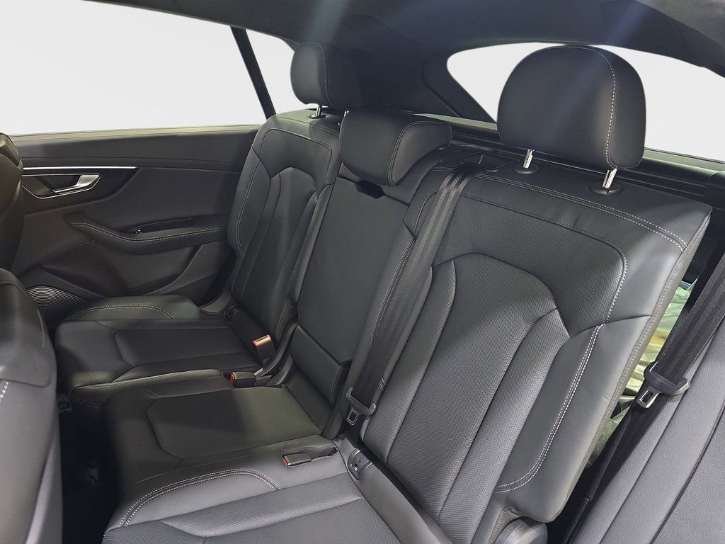 New 2026 Audi Q8 Prestige image 12