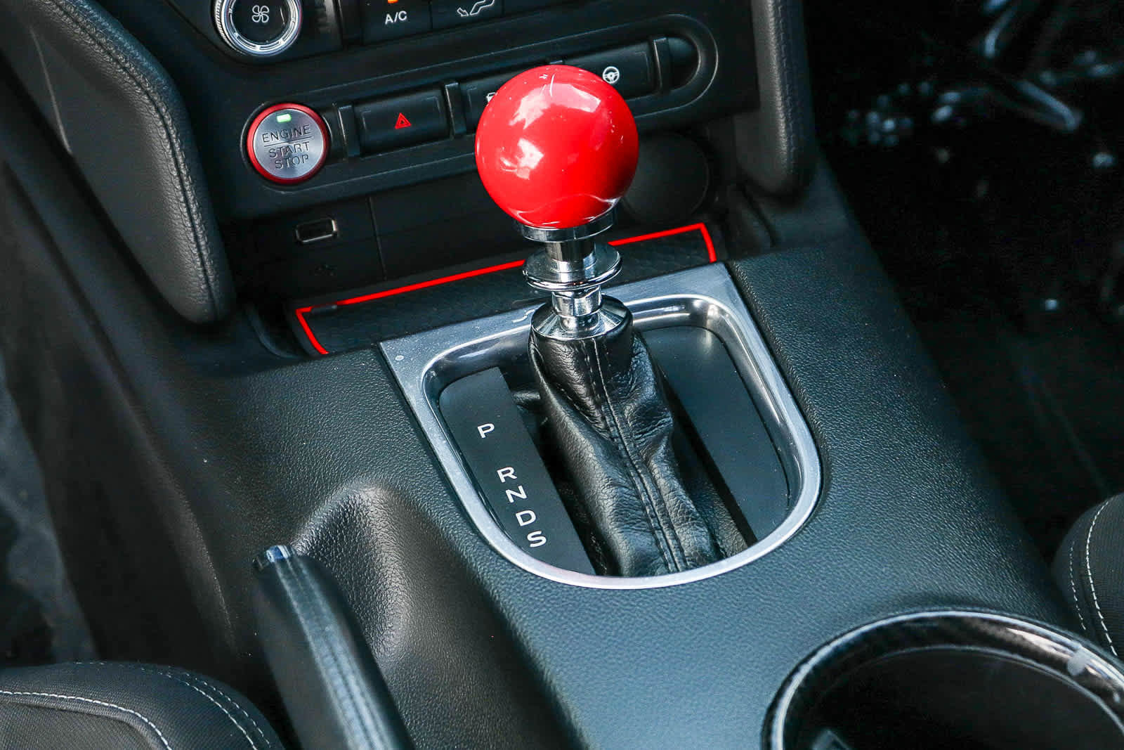 Used 2018 Ford Mustang Coupe RWD image 20