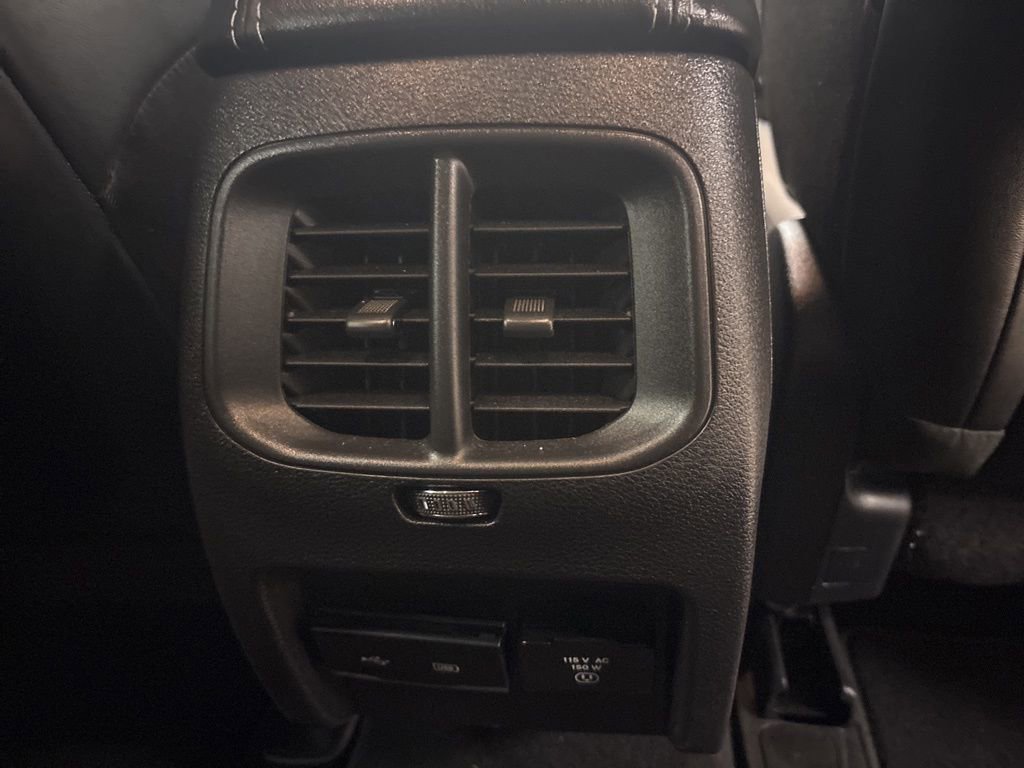 Used 2020 Jeep Cherokee Limited w/ Technology Group image 33