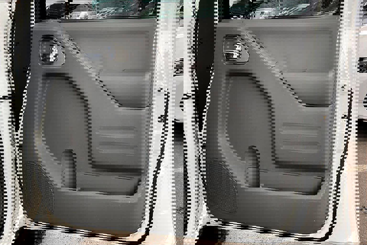 Used 2016 Nissan Frontier SV image 22