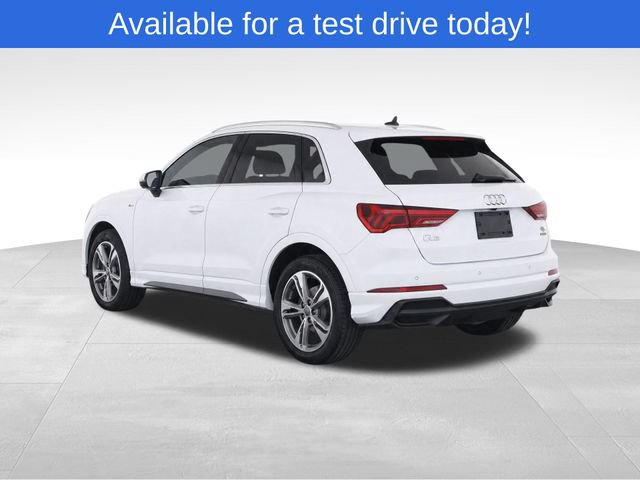 Used 2020 Audi Q3 2.0T Premium w/ Convenience Package AWD/4WD image 3