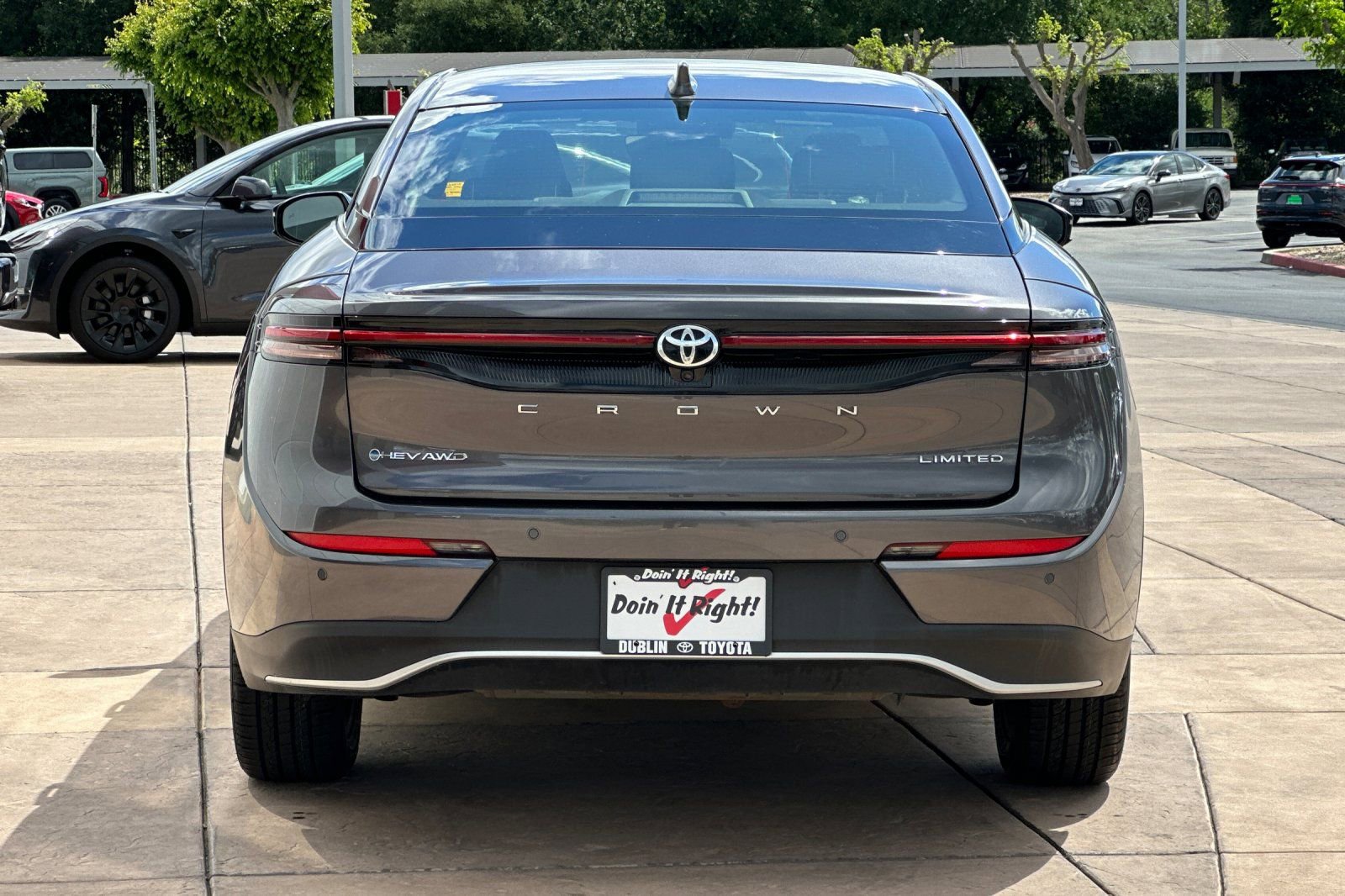 Used 2024 Toyota Crown Limited image 5