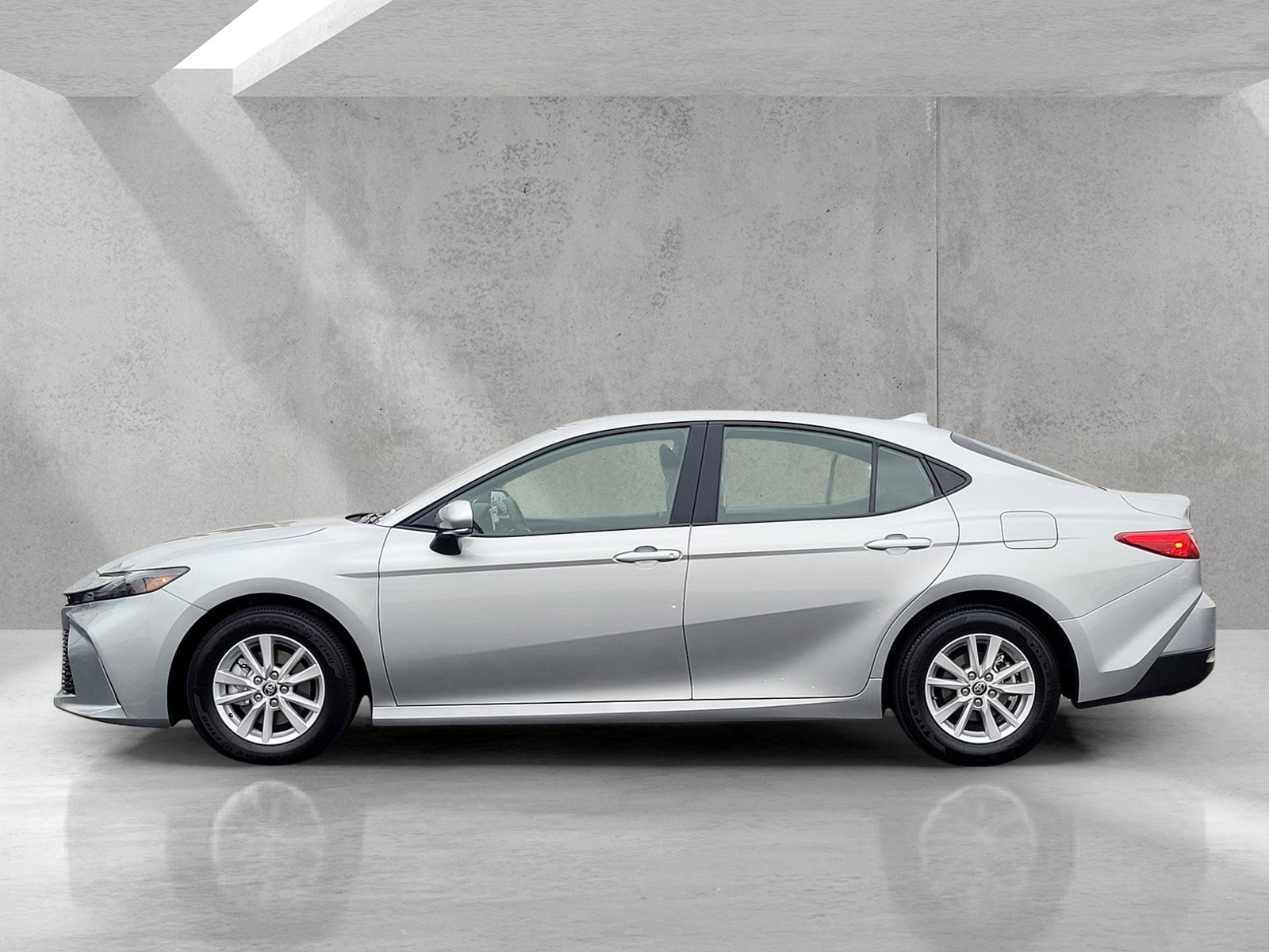 Used 2025 Toyota Camry LE FWD image 7