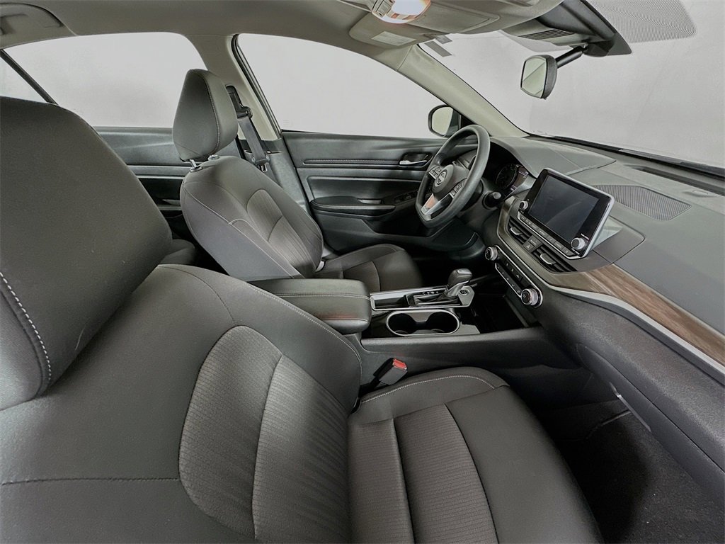 Used 2024 Nissan Altima 2.5 SV image 24