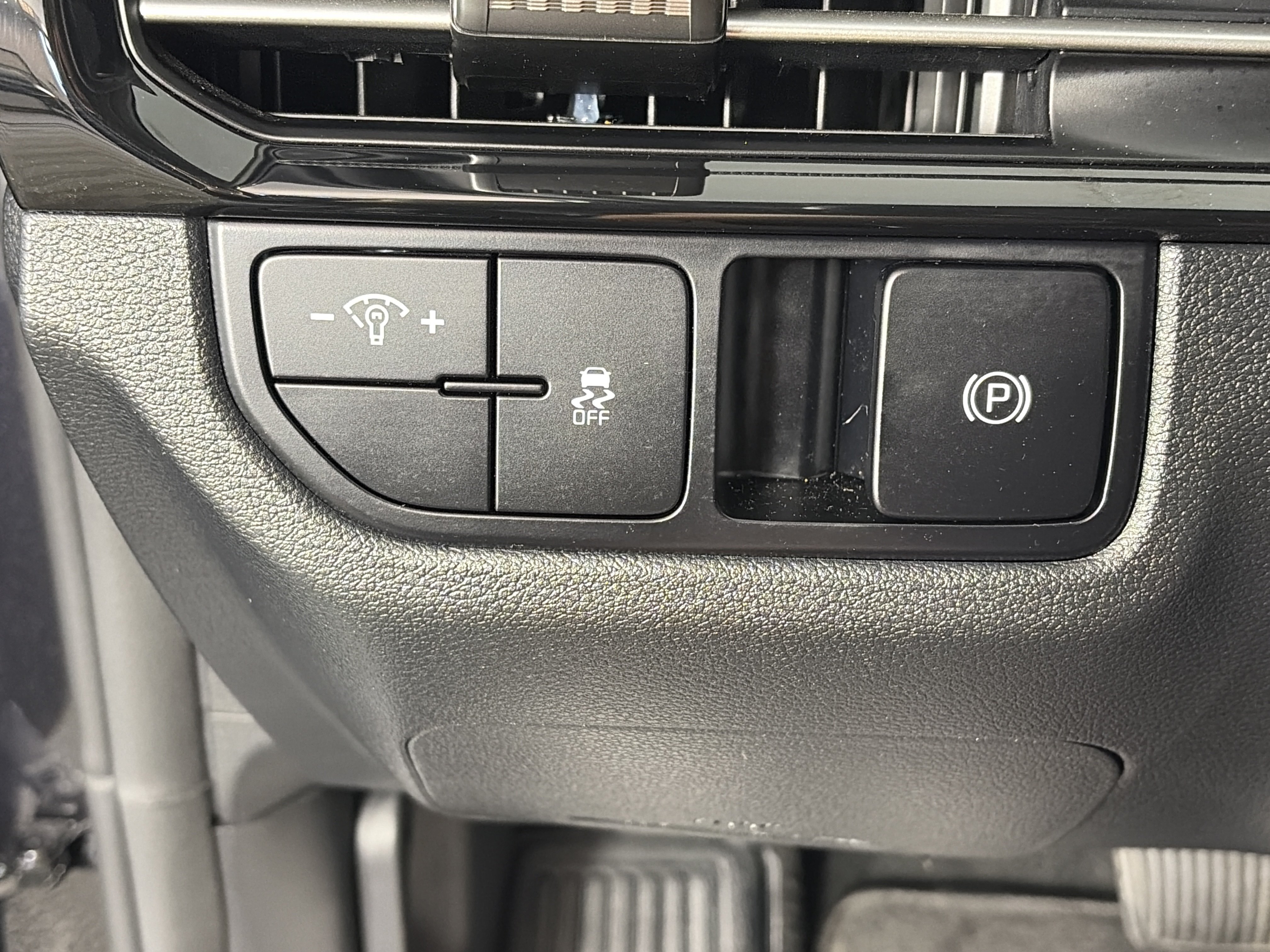 Used 2026 Kia Sportage LX AWD/4WD image 25