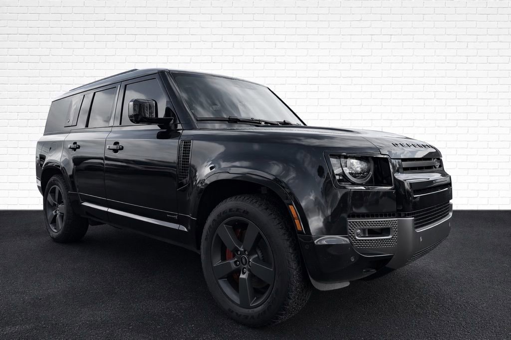 Used 2023 Land Rover Defender 130 X AWD/4WD image 3