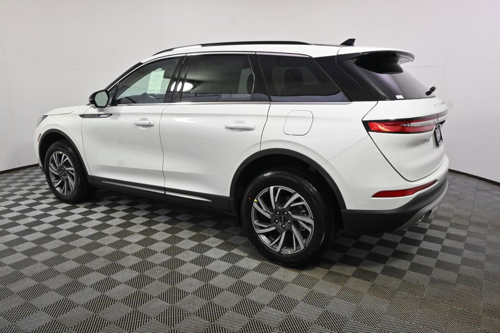 New 2026 Lincoln Corsair Premiere image 3