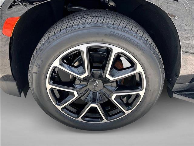 Used 2023 Chevrolet Suburban RST w/ Luxury Package RWD image 10