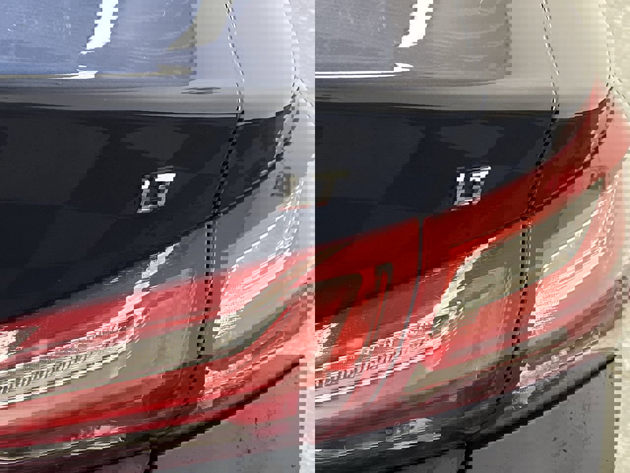 Used 2021 Chevrolet Malibu LT image 28