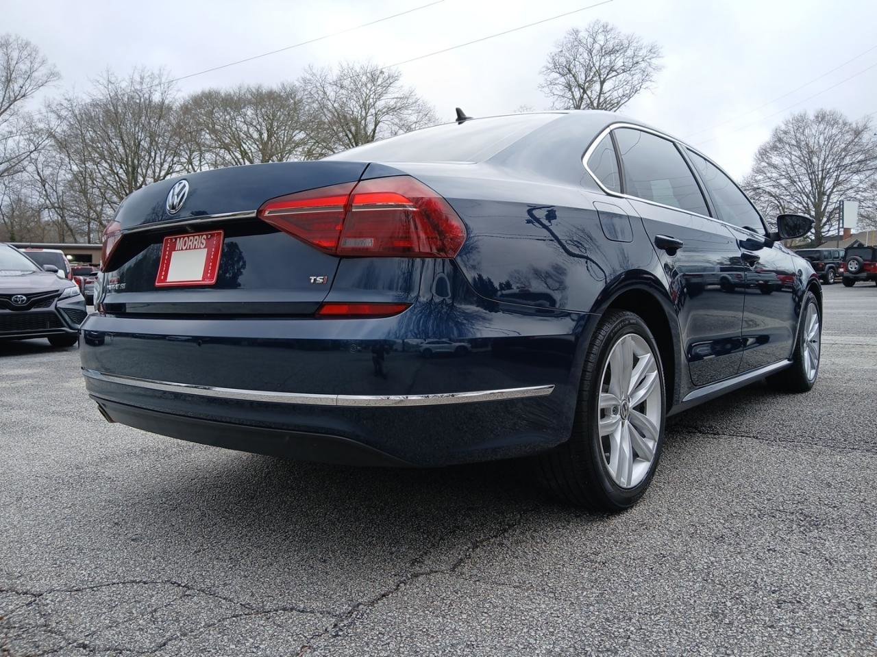 Used 2018 Volkswagen Passat 2.0T SE image 6