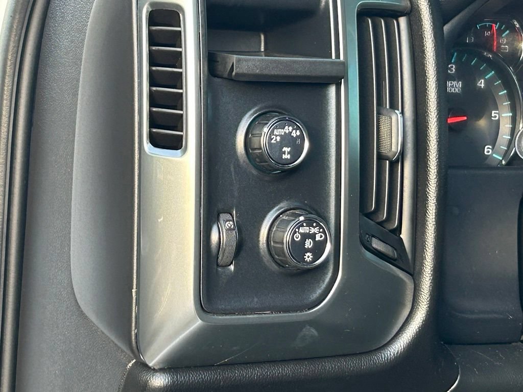 Used 2017 Chevrolet Silverado 1500 LT w/ All Star Edition AWD/4WD image 34