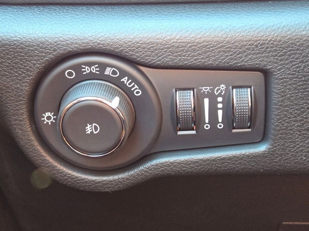 New 2026 Chrysler Pacifica Pinnacle image 24