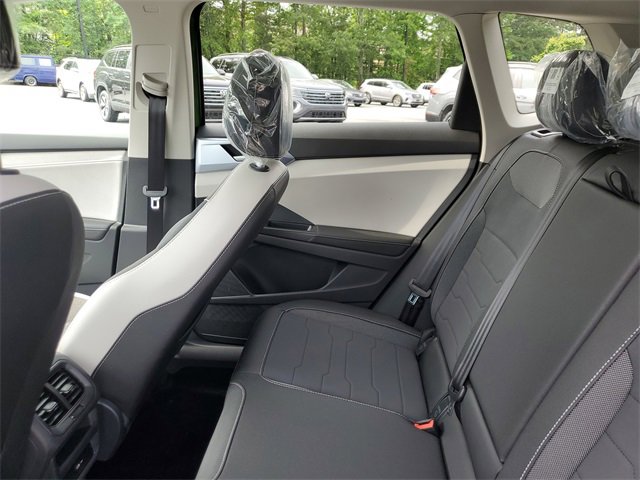 New 2025 Volkswagen Taos SE image 11