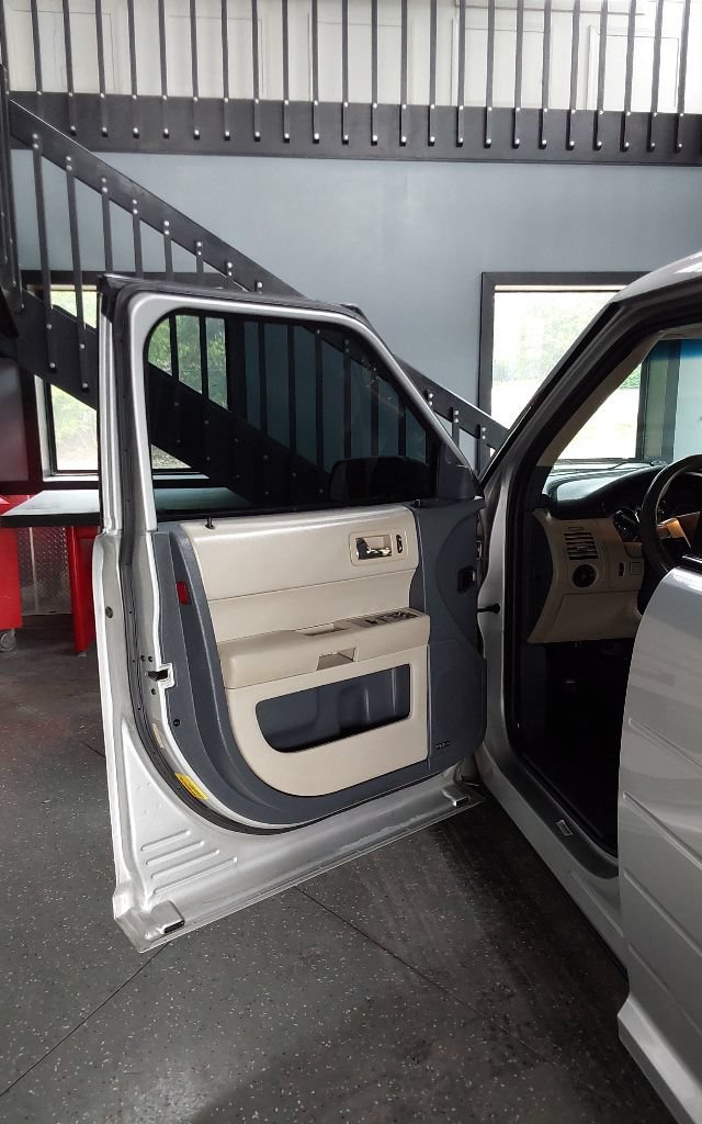 Used 2009 Ford Flex SE FWD image 13