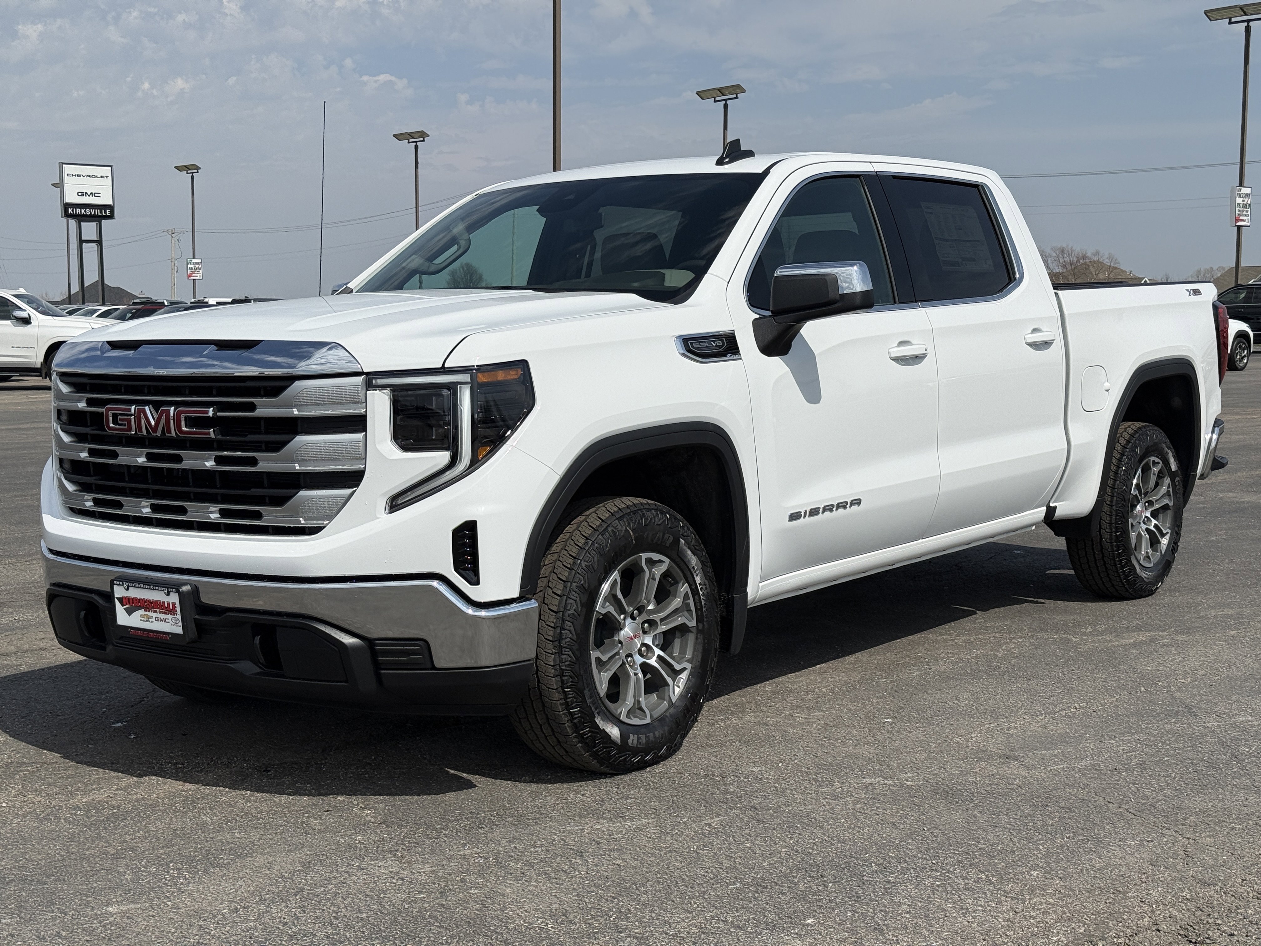 New 2026 GMC Sierra 1500 SLE image 8