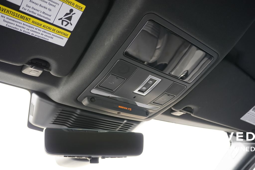 Used 2025 Land Rover Discovery Sport Dynamic SE image 16