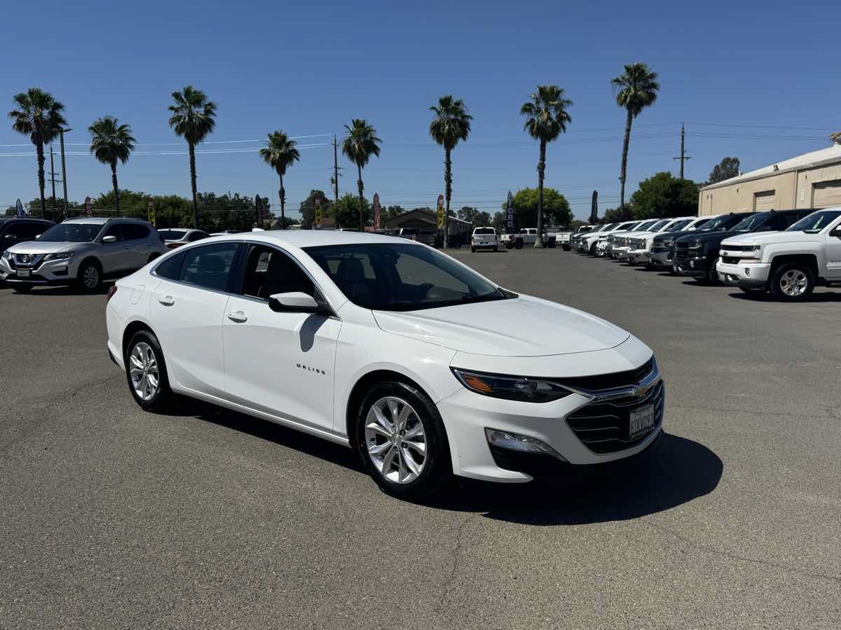 Used 2021 Chevrolet Malibu LT FWD image 2