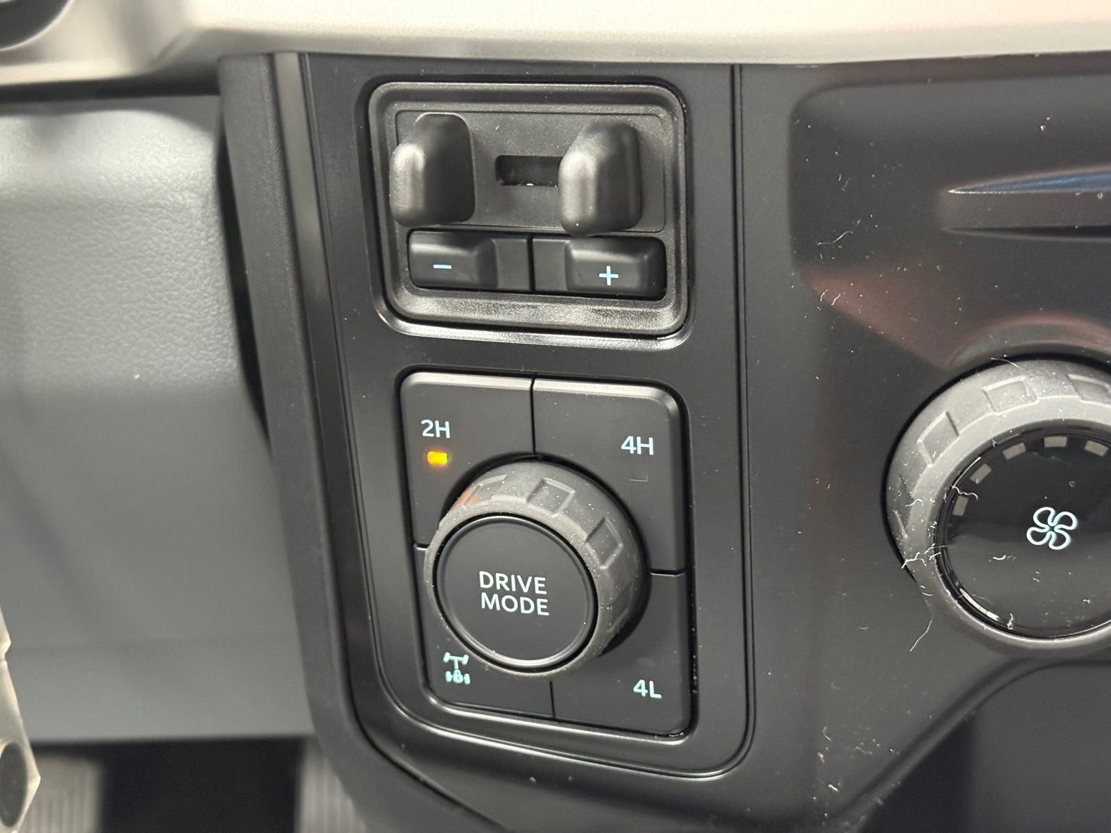 New 2026 Ford F350 XLT w/ 360-Degree Camera Package image 22