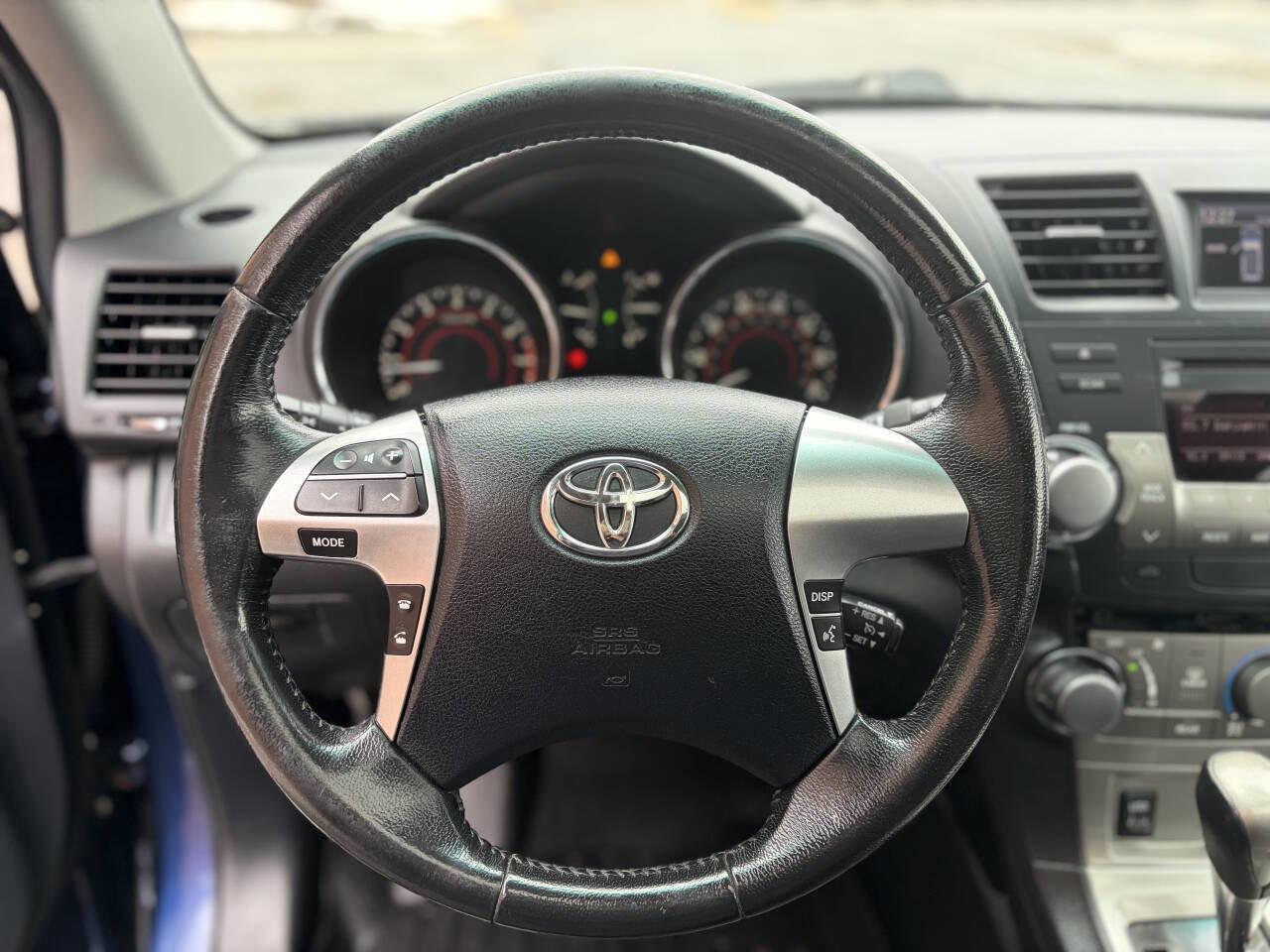 Used 2011 Toyota Highlander SE w/ Tow Pkg AWD/4WD image 27