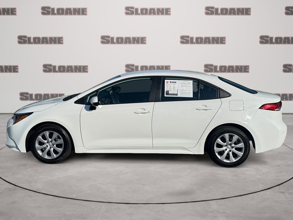 Used 2024 Toyota Corolla LE FWD image 2