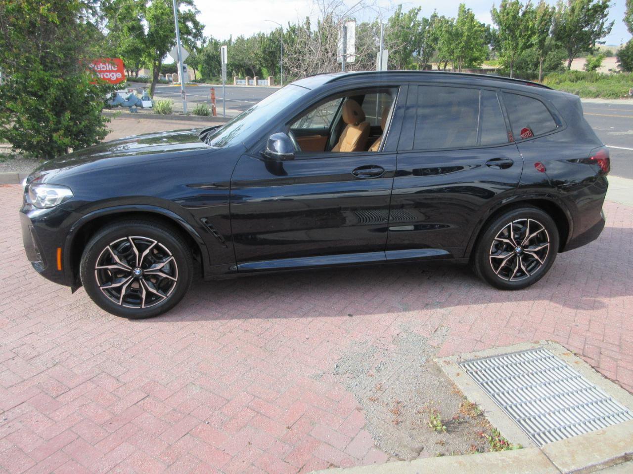 Used 2023 BMW X3 xDrive30i w/ M Sport Package AWD/4WD image 3