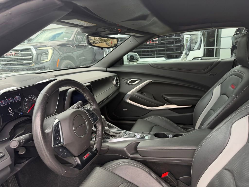 Used 2023 Chevrolet Camaro SS RWD image 9