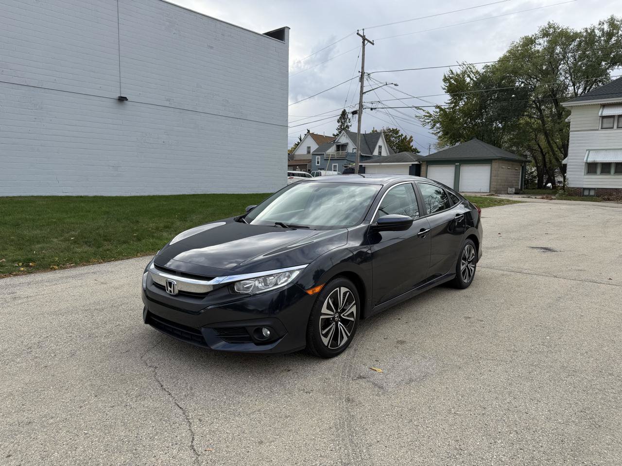 Used 2018 Honda Civic EX-T image 3