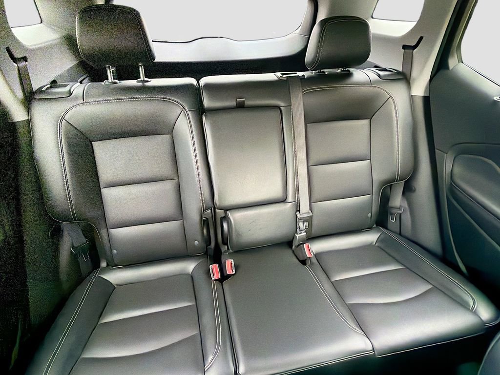 Used 2024 GMC Terrain SLT image 24