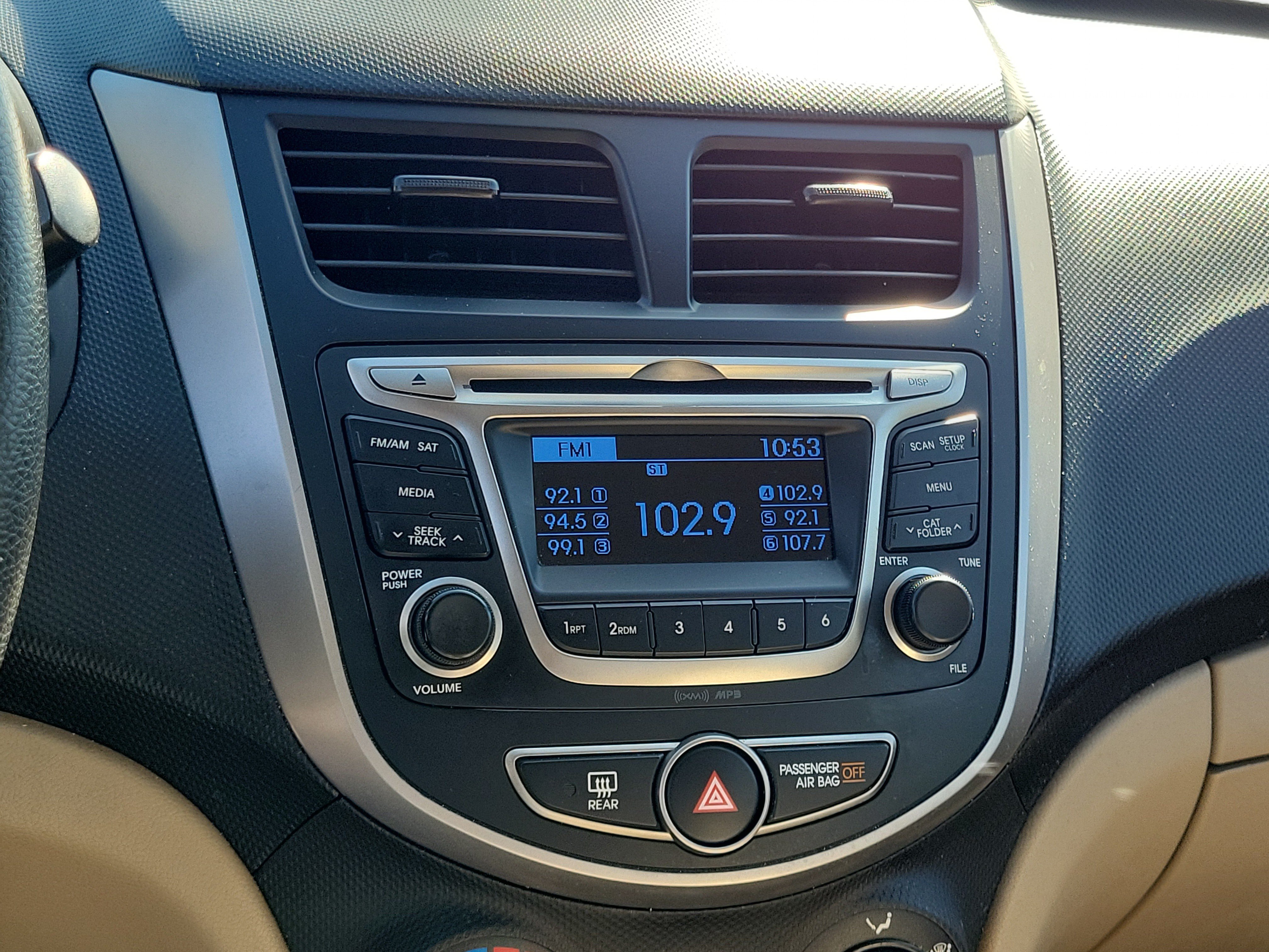 Used 2017 Hyundai Accent SE FWD image 26