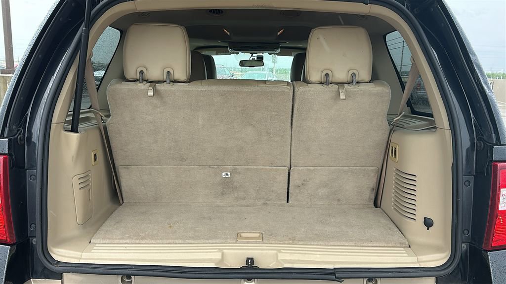 Used 2014 Ford Expedition XLT w/ Equipment Group 202A RWD image 38