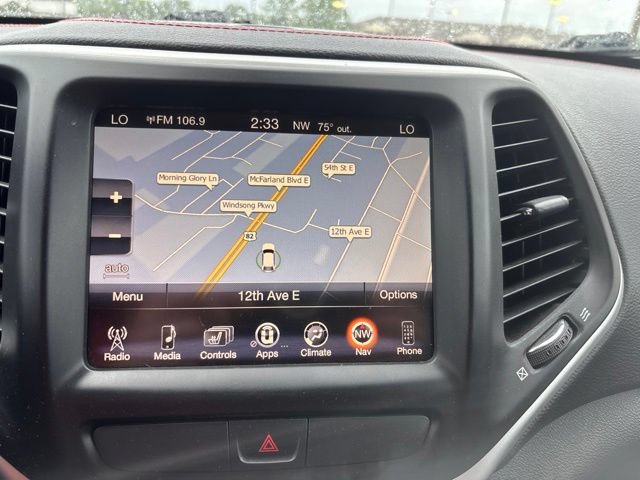 Used 2016 Jeep Cherokee Trailhawk w/ Comfort/Convenience Group AWD/4WD image 10