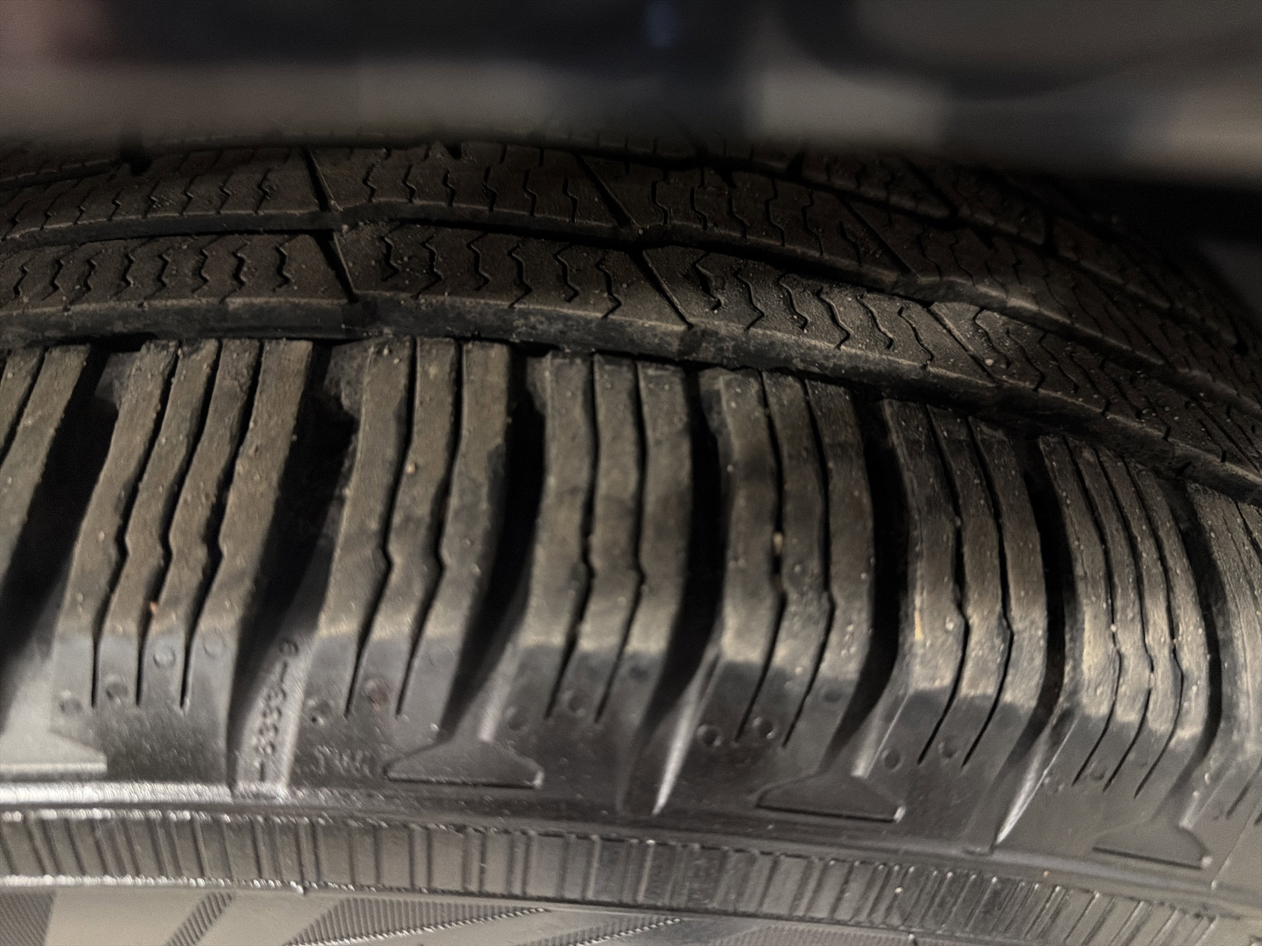 Used 2009 Chrysler Town & Country Limited w/ Entertainment Group #3 image 14