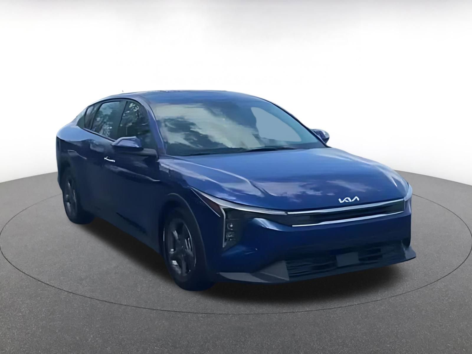 Used 2025 Kia K4 FWD image 3